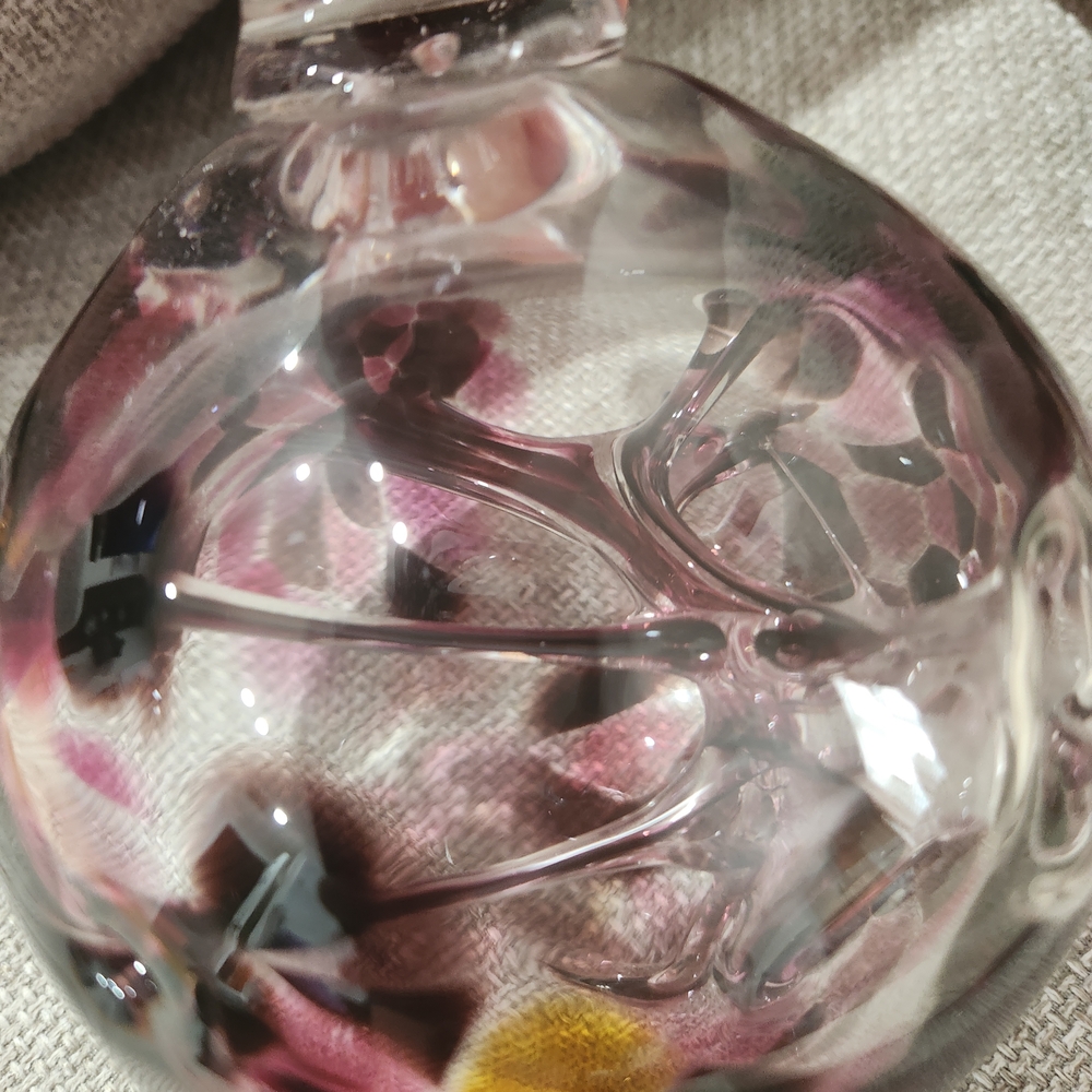 Hand Blown Art Glass Gazing Ball Purple Pink 4.5" Ornament Sun Catcher Large Exc - Picture 6 of 11